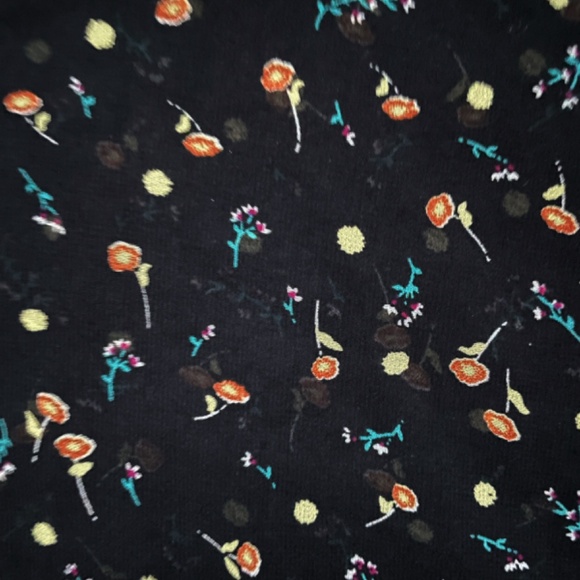 Lowry’s Farm Japanese Brand Black Floral Top Size Medium - Picture 8 of 9